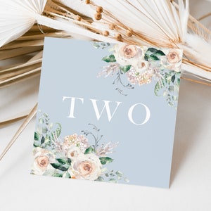 Números de mesa con flores en azul polvoriento, números de mesa para bodas en azul polvoriento, números de mesa impresos para bodas, nombres de mesas
