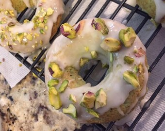 Gourmet Pistachio Baked Doughnuts