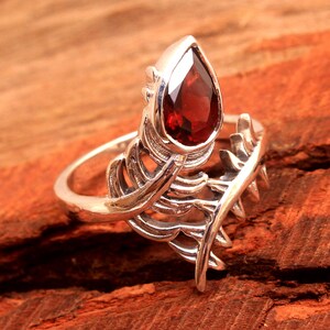 Solid 925 Silver Ring, Garnet Ring, Women Ring, Leaf Ring, Sterling Silver, Gemstone Ring, Designer Ring