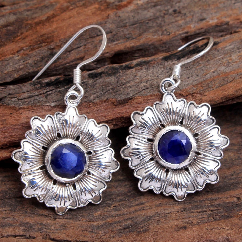 sve4923 925 Sterling Silver Designer Handmade Earring Jewelry Length 1.5 Faceted Blue Sapphire Round Gemstone Floral Earring For Gift
