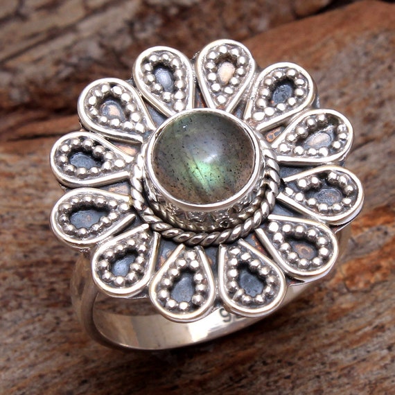 Round Labradorite Rope Twist Band Ring Sterling Silver Round Labradorite Rope Twist Band Ring Sterling Silver