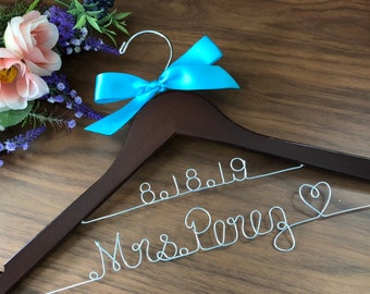 Personalized Bridal Hanger,Customized Hanger, Wedding Gift, Wedding Hanger, Bridal shower Gift, Bridesmaid's hanger