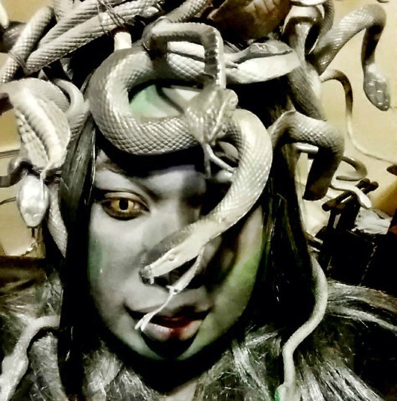 moving snakes medusa headpiece