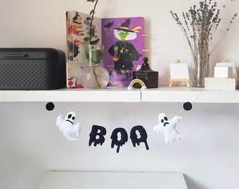 Ręcznie robiona girlanda z filcu w kształcie ducha – baner na Halloween