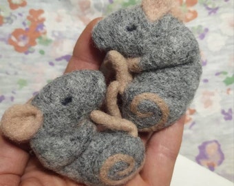 Cute mouse brooch Needle felted mouse Girl gift Felt animals mouse pin Animal brooch Gray  sleeping mouse brooch