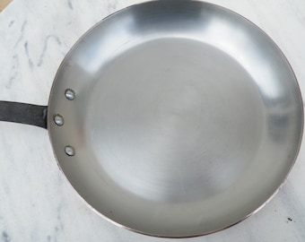 WILLIAMS SONOMA.Mauviel.  Antique French Copper Frying/Skillet pan with stainless steel lining.  12" / 30.5cm   5.59lbs /  2.53kgs   2.6mm