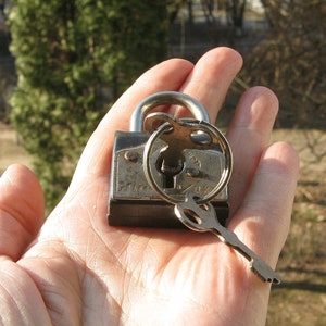 Small Antique Padlock, Wedding Lock, Love Lock and Key, Retro Lock, Collectible Lock, Rustic Barn Decor, Farmhouse Decor