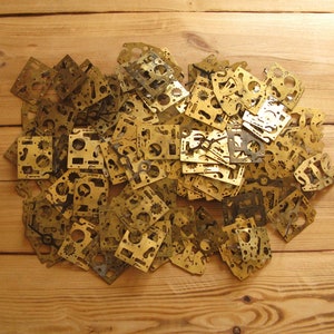 Klocktallrikar i vintagemässing: Steampunk-delar i blandteknik (20 st)