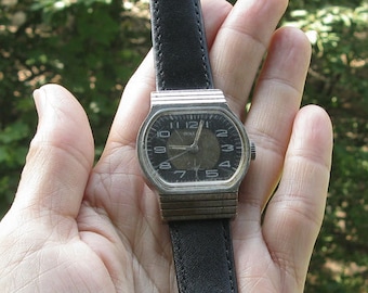 Vintage Pobeda USSR Watch: Serviced Mechanical Mens Wristwatch