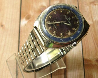 Vintage Wostok Komandirskie Men's Wrist Watch: Serviced 17 Jewels