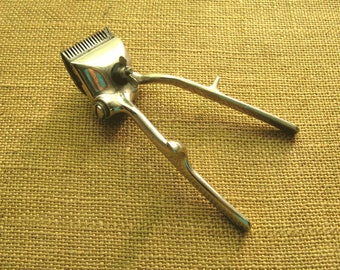 mechanical clippers