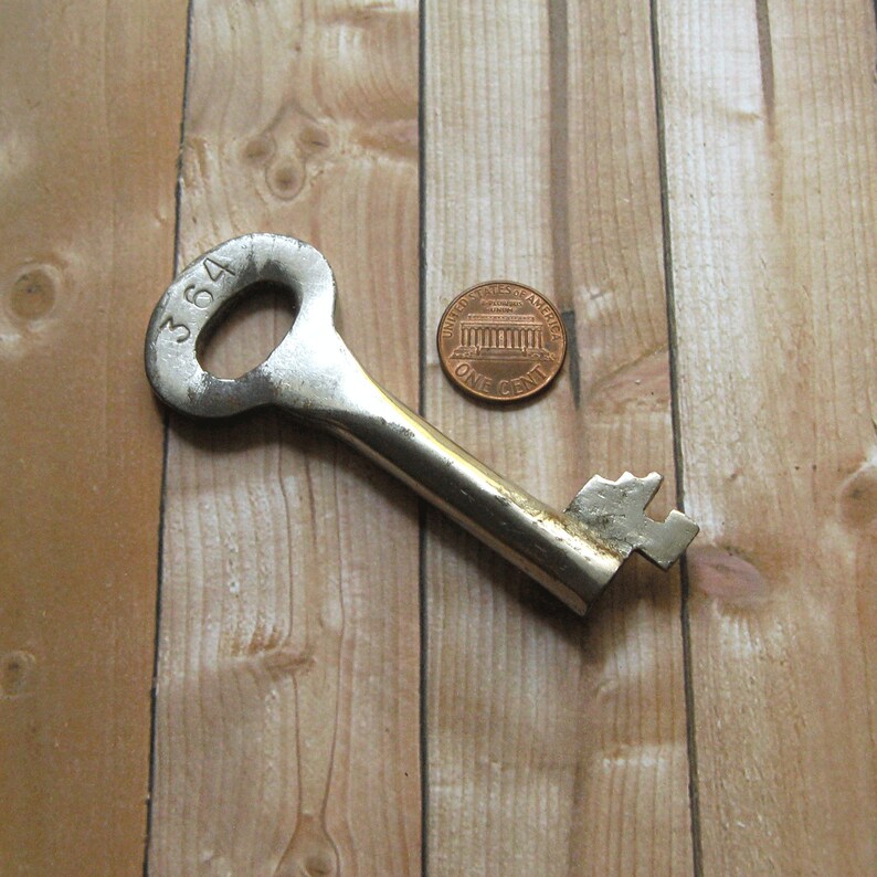 Rusty Hardware Vintage Key Steampunk Keys Silvertone Metal Key Scrap