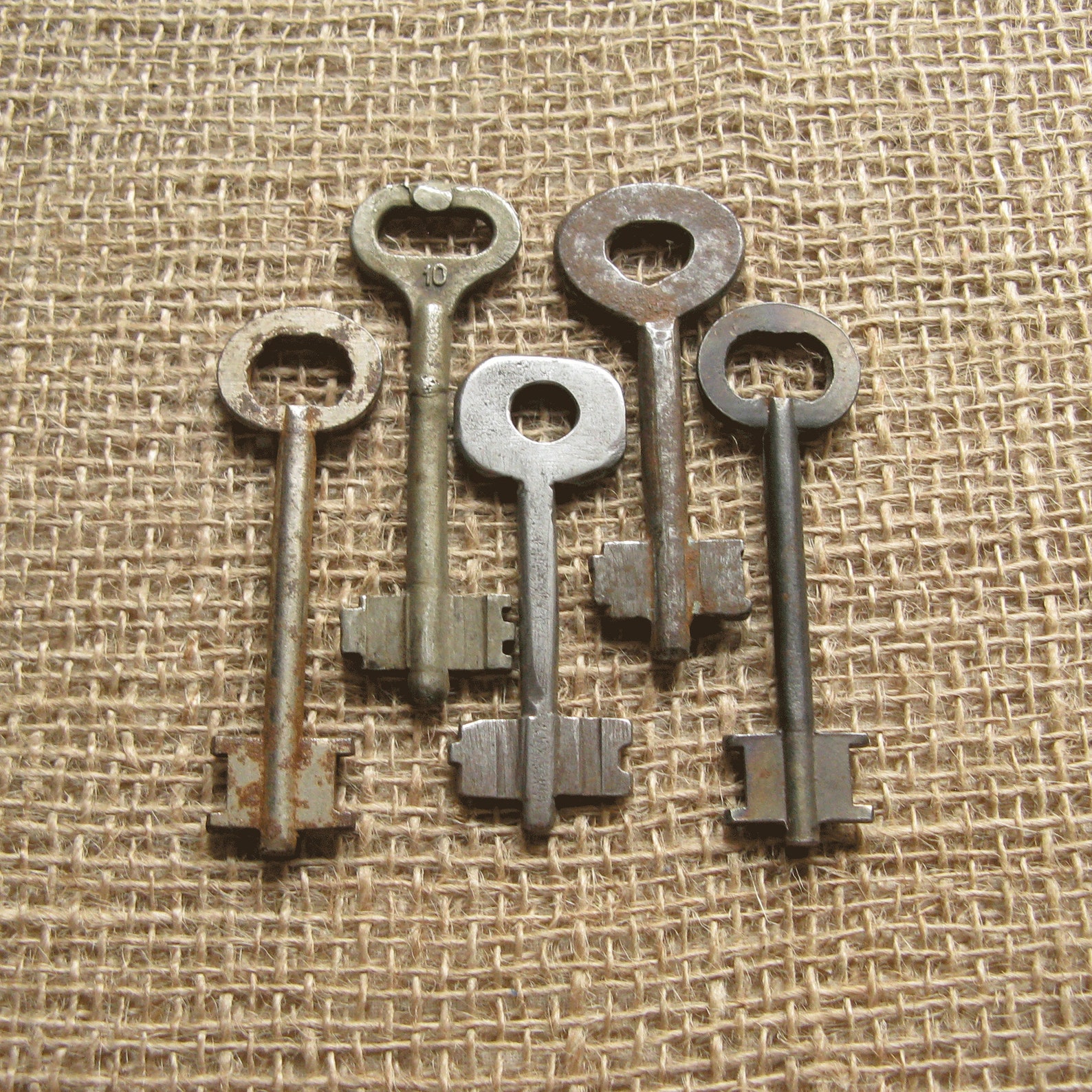 Vintage Skeleton Keys Old Fashioned Keys Large Metal Keys Etsy