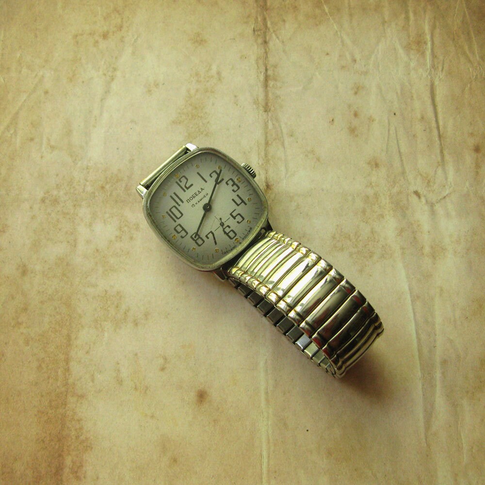 Montre Vintage Pobeda Mécanique à Remontage Manuel - Fabriquée En Russie Années 90 - Homme