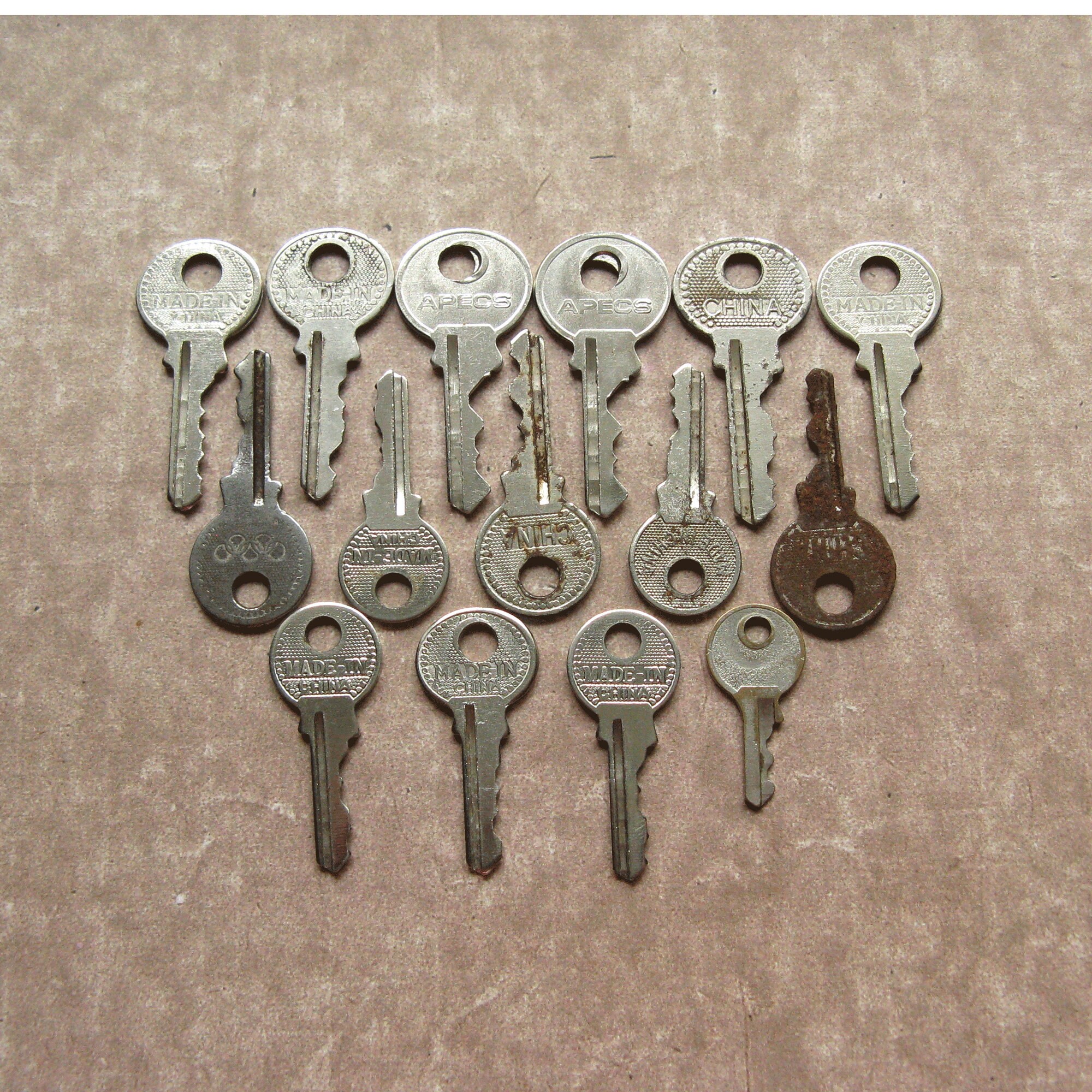 Small Old Keys Vintage Flat Keys Primitive Keys Vintage Key Etsy