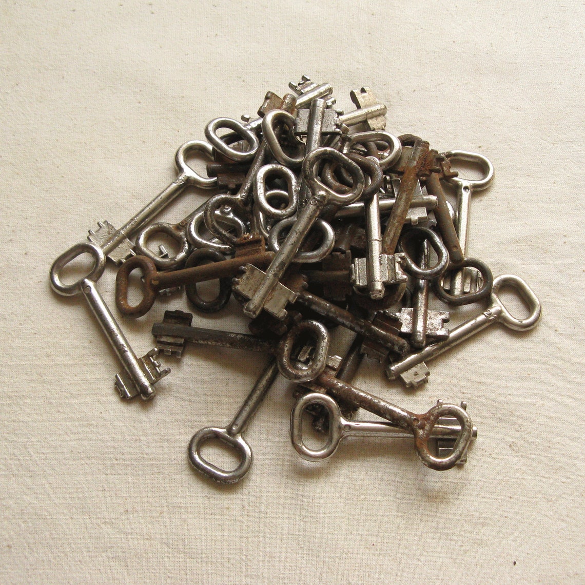 Vintage Skeleton Keys Old Fashioned Keys Large Metal Keys Etsy