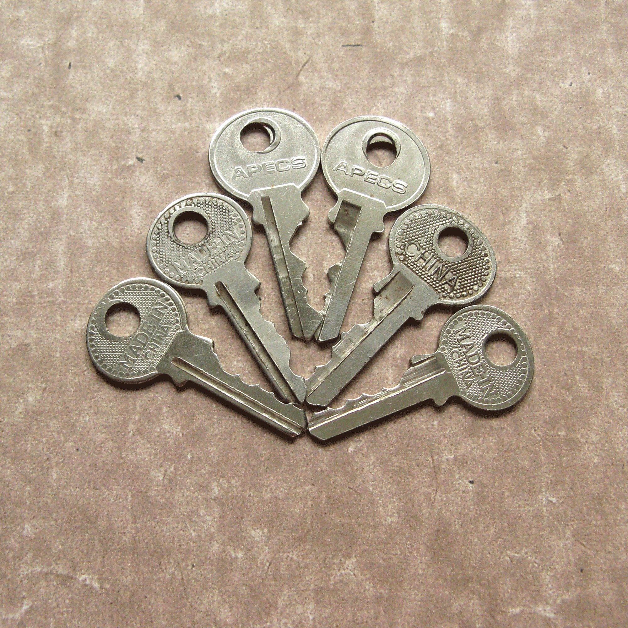 Small Old Keys Vintage Flat Keys Primitive Keys Vintage Key Etsy