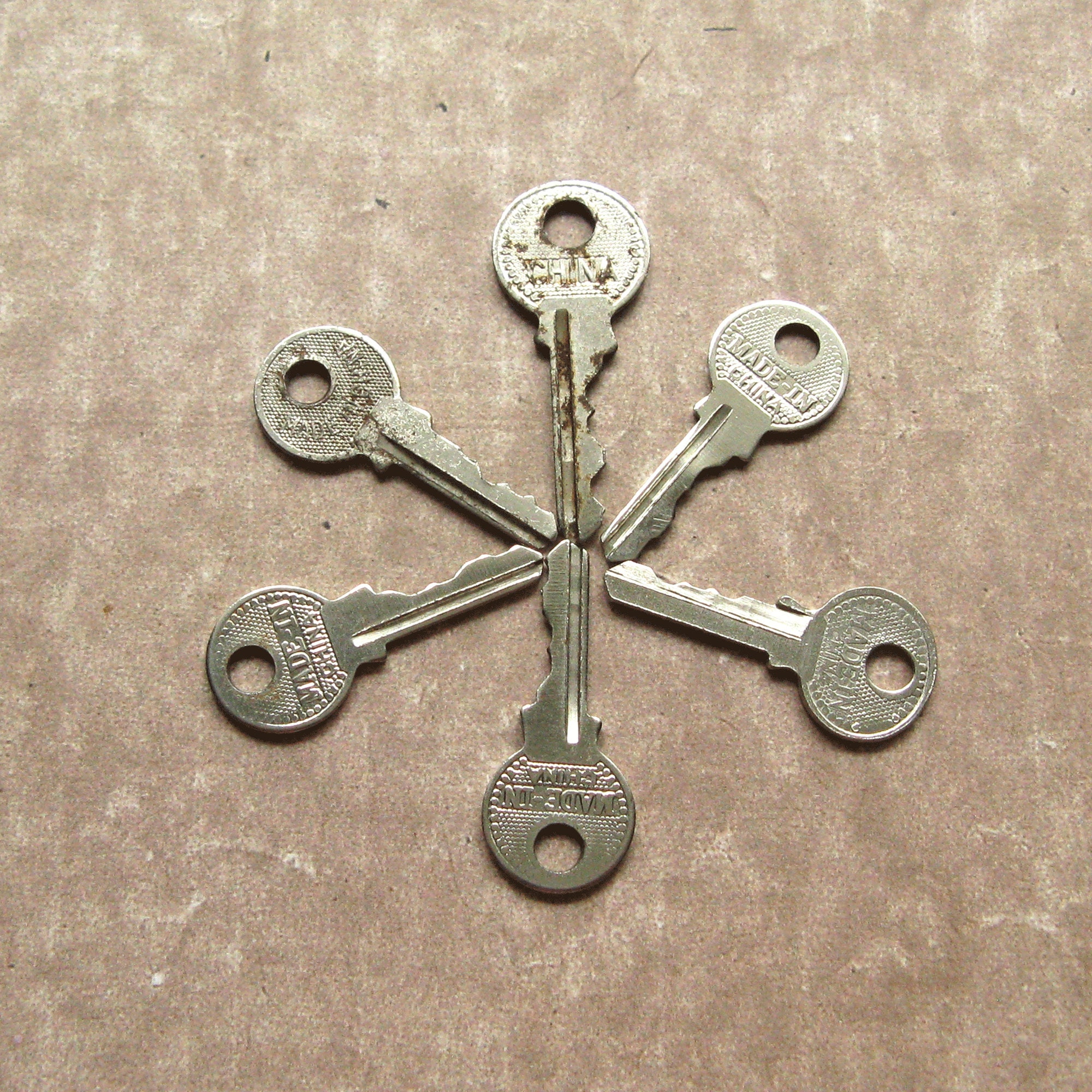 Small Old Keys Vintage Flat Keys Primitive Keys Vintage Key Etsy