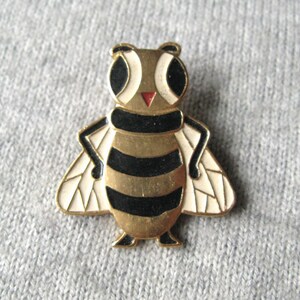 Vintage Cartoon Characters Pin, Cartoon Badge, Pins for Collectors, Pins for Kids, Collectible Bads, Bee Pin