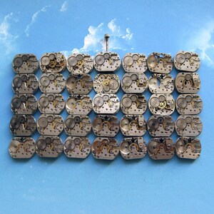35 Vintage Watch Movements: Steampunk Supplies, Jewelry Parts (13x16mm)