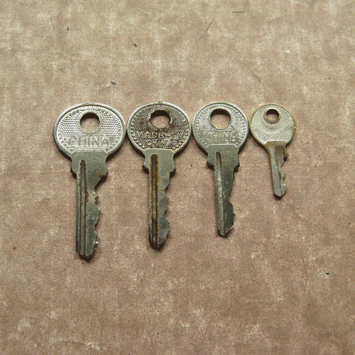 Small Old Keys Vintage Flat Keys Primitive Keys Vintage Key Etsy