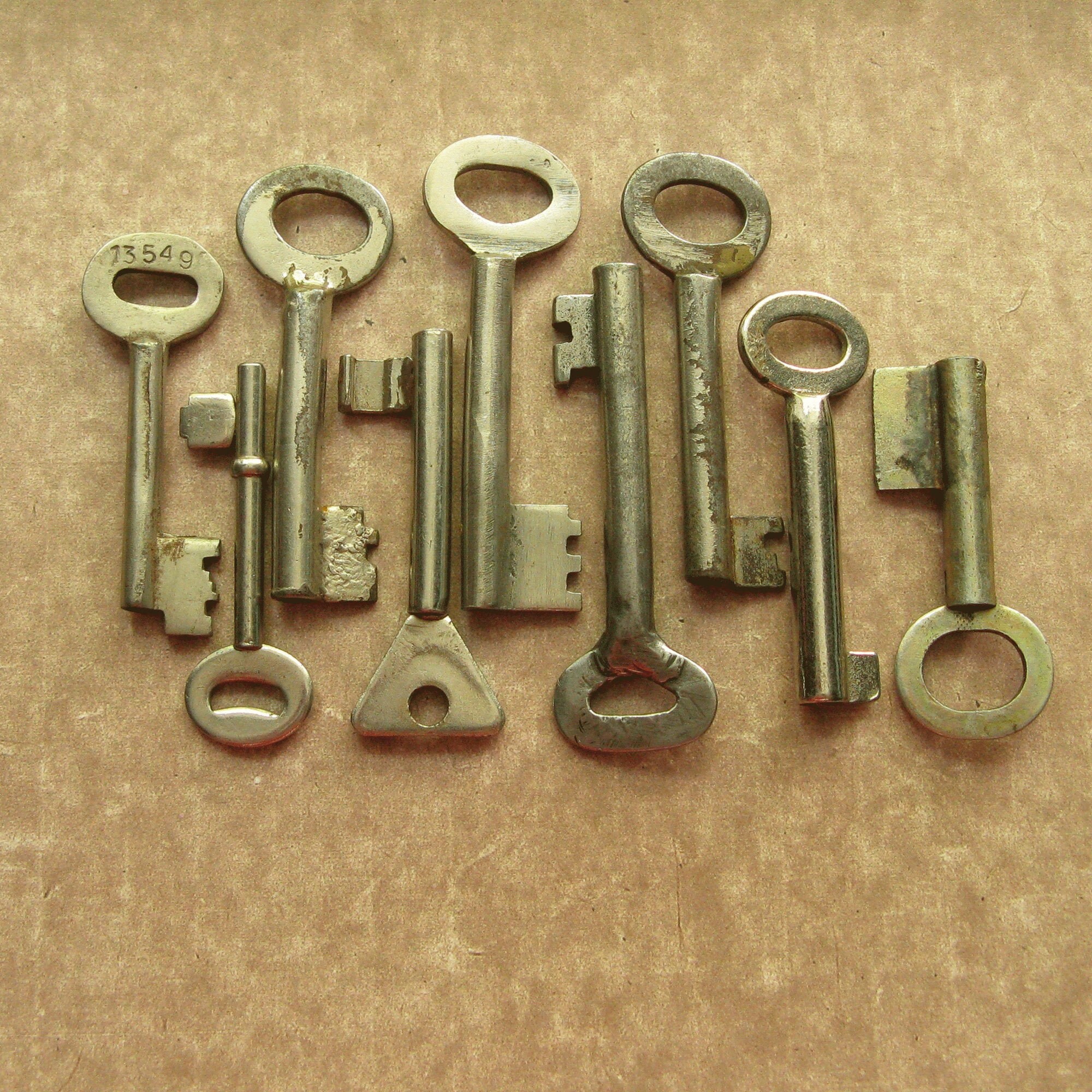 Vintage Skeleton Keys Old Fashioned Keys Large Metal Keys Etsy