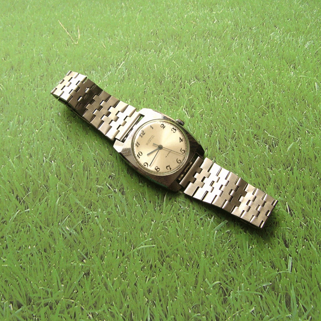 Montre Mécanique Vostok (Wostok) Vintage - Remontage Manuel, Années 80, Boîtier Acier, 17 Rubis