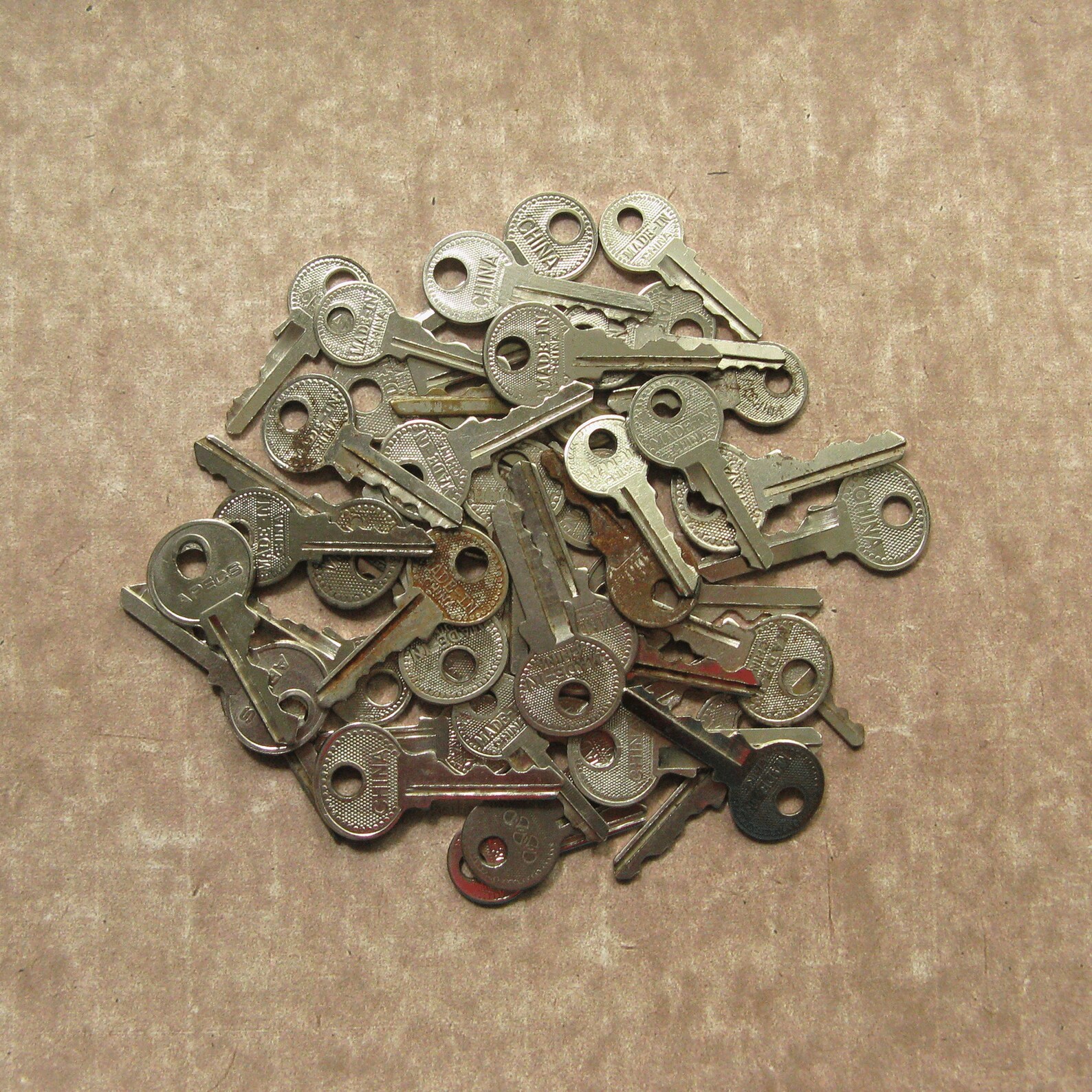 Small Old Keys Vintage Flat Keys Primitive Keys Vintage Key Etsy