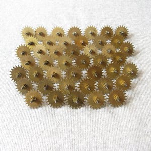 Klockhjul i vintagemässing: Steampunk-monteringsdelar, 20 mm (set om 13) bild 2