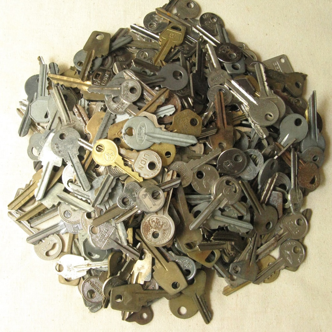 10 Vintage Metal Keys: Steampunk Supply, Salvaged Collection - Etsy ...