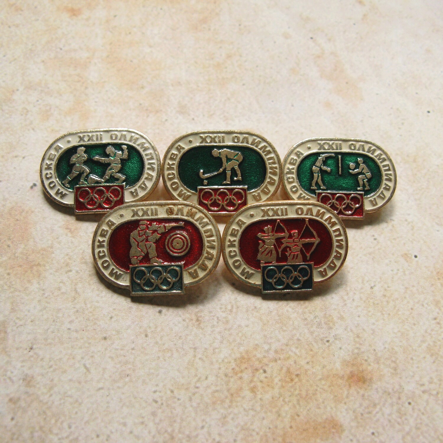 Pin's Escrime Jeux Olympiques Moscou 1980, Drapeau URSS, Bouclier événement Et Médaille