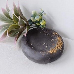 Round gray and gold tray