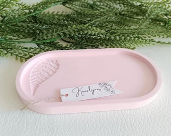 Light pink leaf pattern storage tray