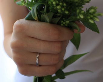 Hammered white gold ring, Unique wedding ring, Textured Wedding Band, Rustic Wedding Ring, Rustic Wedding Band, Solid 14K Gold Wedding Band