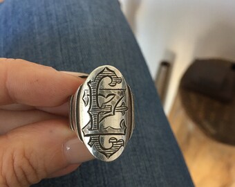 Personalized silver signet ring, Initials engraved handmade, Men's unique costom jewelry, Personalized engraved ring gift for man,