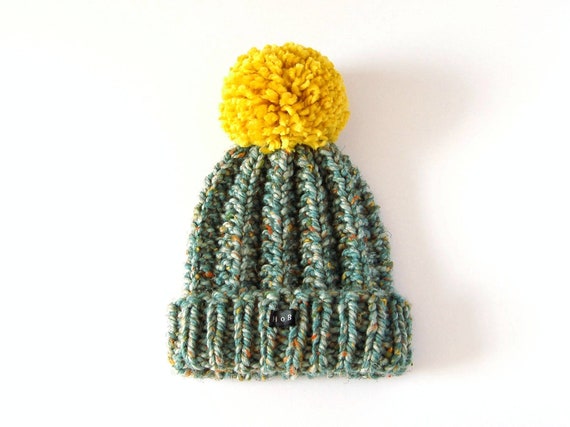 womans bobble hat