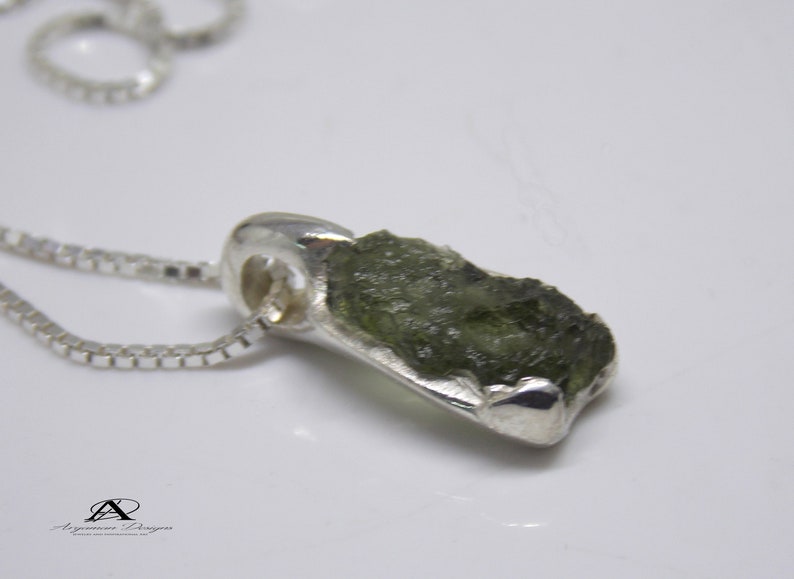 Green pendant Yoga Jewelry Moldavite pendant Healing Crystal Moldavite Jewelry Meteorite Jewelry Healing Jewelry Energy Jewelry