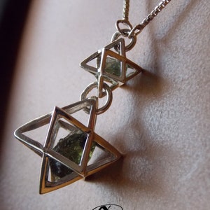 Moldavite Pendant Necklace, Moldavite, Meteorite Necklace, Meditation, Yoga, Healing Jewelry, Energy Jewelry, Healing Crystal