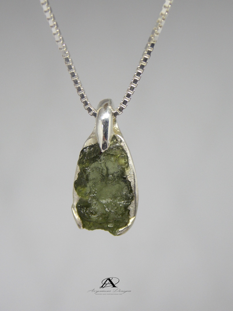 Green pendant Yoga Jewelry Moldavite pendant Healing Crystal Moldavite Jewelry Meteorite Jewelry Healing Jewelry Energy Jewelry