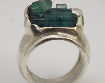 Bague en argent sterling avec tourmaline brute – cristal bleu-vert, taille 6