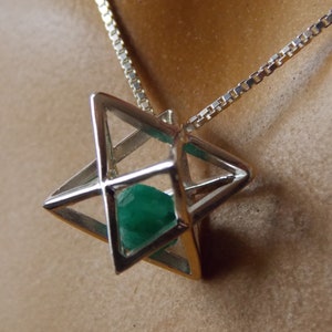 Natural Emerald green emerald  pebble , Metatron&#39;s Cube , Geometric Pendant , Crystal Healing , Chakra , Natural emerald green pendant