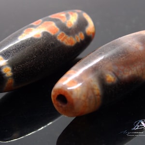 Pair rare ancient Tibetan Dzi Ancient agate, Tibetan Collectibles antique Tibetan beads rare natural Dzi agate beads from the Himalayas