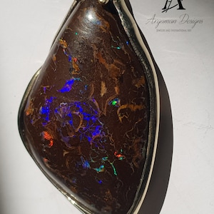 Huge Opel Fire Boulder Matrix pendant, made of 18K white gold and a 10-point diamond, high-quality pendant - one of a kind