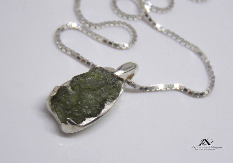 Green pendant Yoga Jewelry Moldavite pendant Healing Crystal Moldavite Jewelry Meteorite Jewelry Healing Jewelry Energy Jewelry