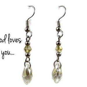 Kristall Ohrringe ~ Teardrop Ohrringe ~ Off-White Ohrringe ~ baumeln Ohrringe ~ Christian Jewelry ~ gesegnet Schmuck ~ Christian Ohrringe ~ Geschenk für sie