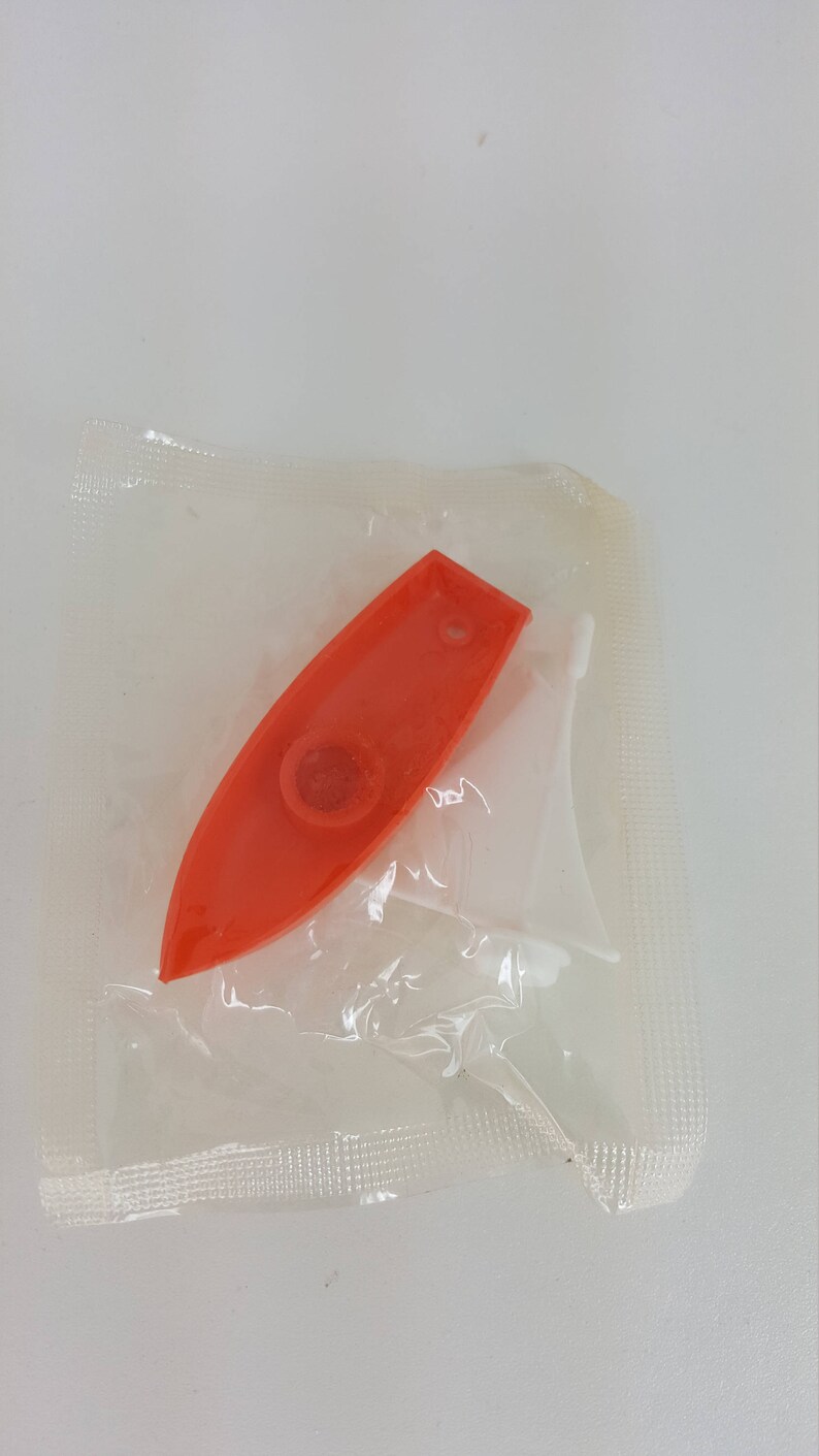 Orange White vintage 1960/'s cereal box premium giveaway Toy SAILBOAT new sealed