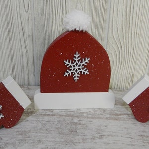 Hat And Mitten Set/Tiered Tray Decor/Shelf Sitter