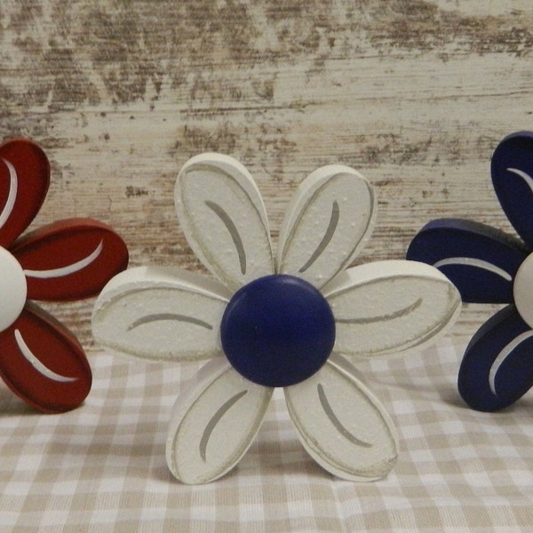 Lot de trois fleurs en bois/rouge blanc bleu/patriotique/4 juillet/fête de l'indépendance/fleurs/table de chevet