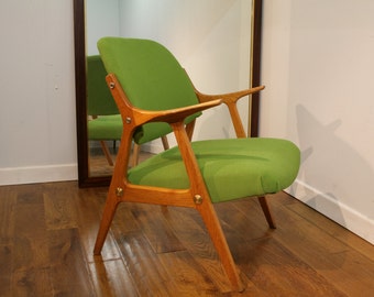 Wood Desk Chair Uk  - This One Goes Right Up To 640Mm, Which Is.