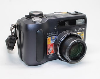 2001 Sony Cybershot DSC-S85 4.1 MP Early Digital Camera Compact with charger - Tested